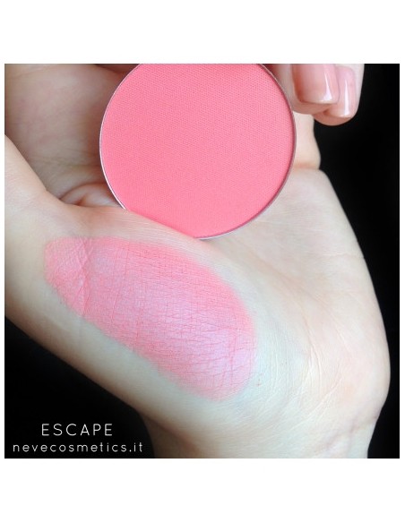Blush in Cialda Escape| Neve Cosmetics | Wingsbeat