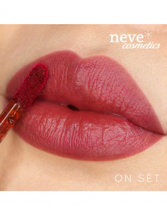 Ruby Juice On Set | Neve Cosmetics | Wingsbeat 2
