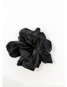 Scrunchies in Raso Nero | Wingsbeat
